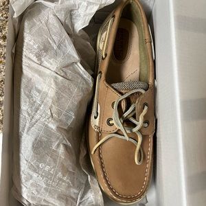 Women’s sperry boat shoes. Brand new.